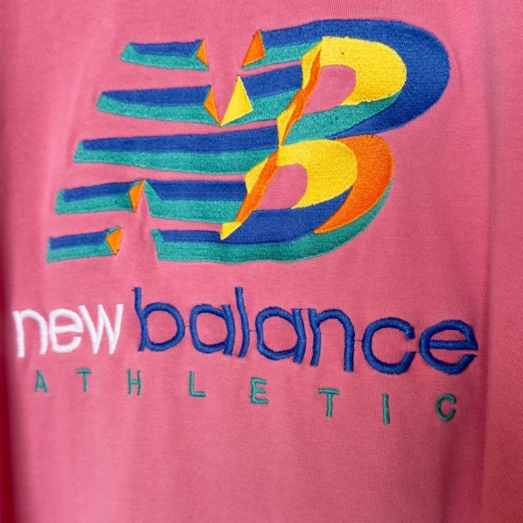 Vintage New Balance Embroidered Tshirt - Picture 7 of 13